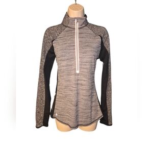 Athleta 1/2 zip long sleeve pullover, gray & black, Size small